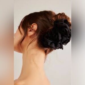 New Free People Matilda Hair Claw in Blue and Black
